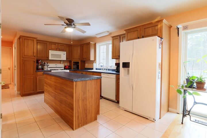 Property Photo:  22 Pleasant Court  NH 03032 