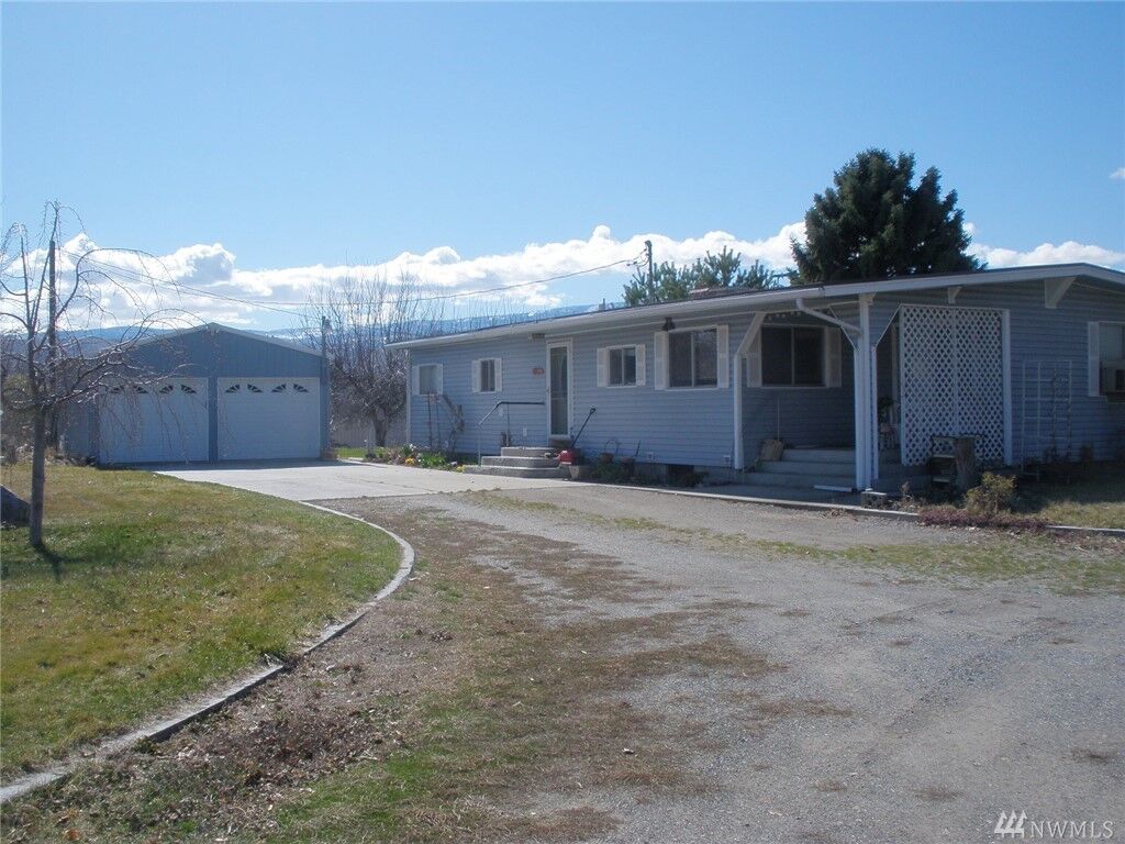 Property Photo:  210 Bellevue St NW  WA 98802 