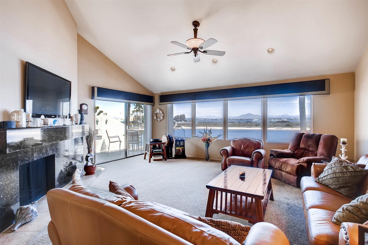 Property Photo: 14 Kingston Ct. E CA 92118
