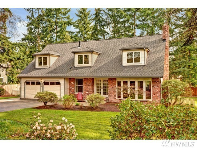 Property Photo:  2240 Evergreen Point Rd  WA 98039 