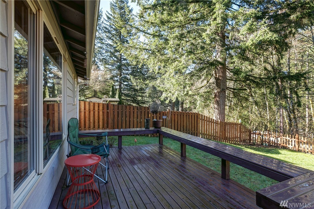 Property Photo: 438 Hilltop Dr WA 98284