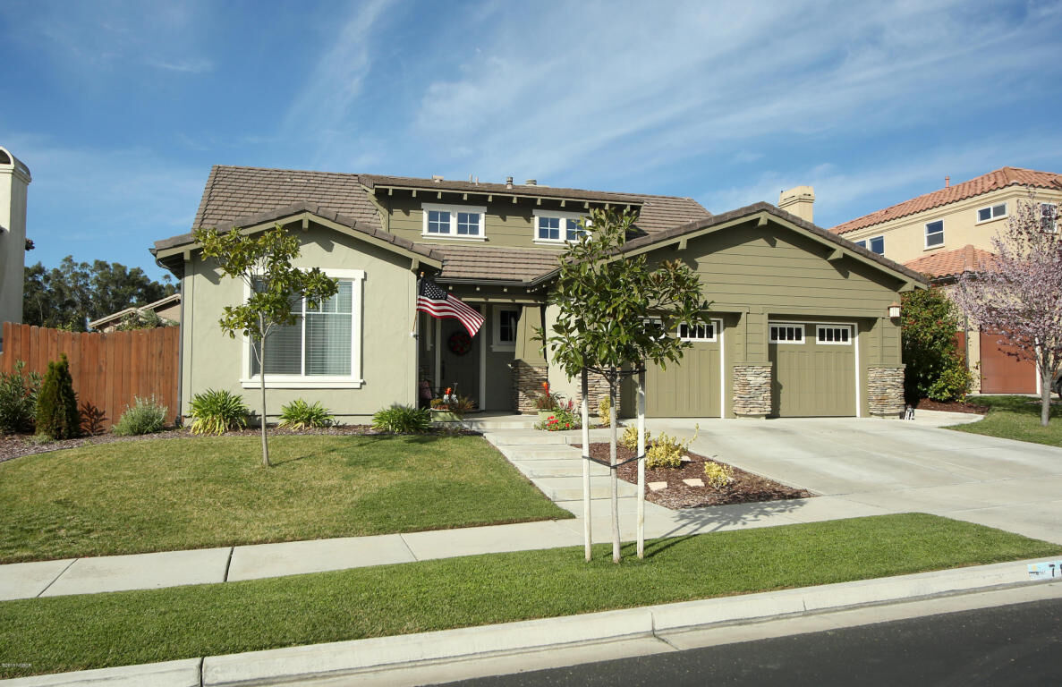 Property Photo:  781 Mercury Avenue  CA 93436 