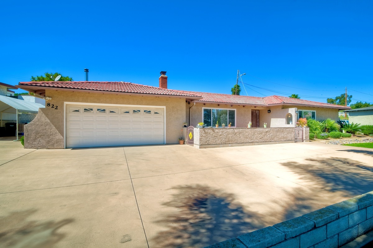 Property Photo:  822 Hutchison St.  CA 92084 