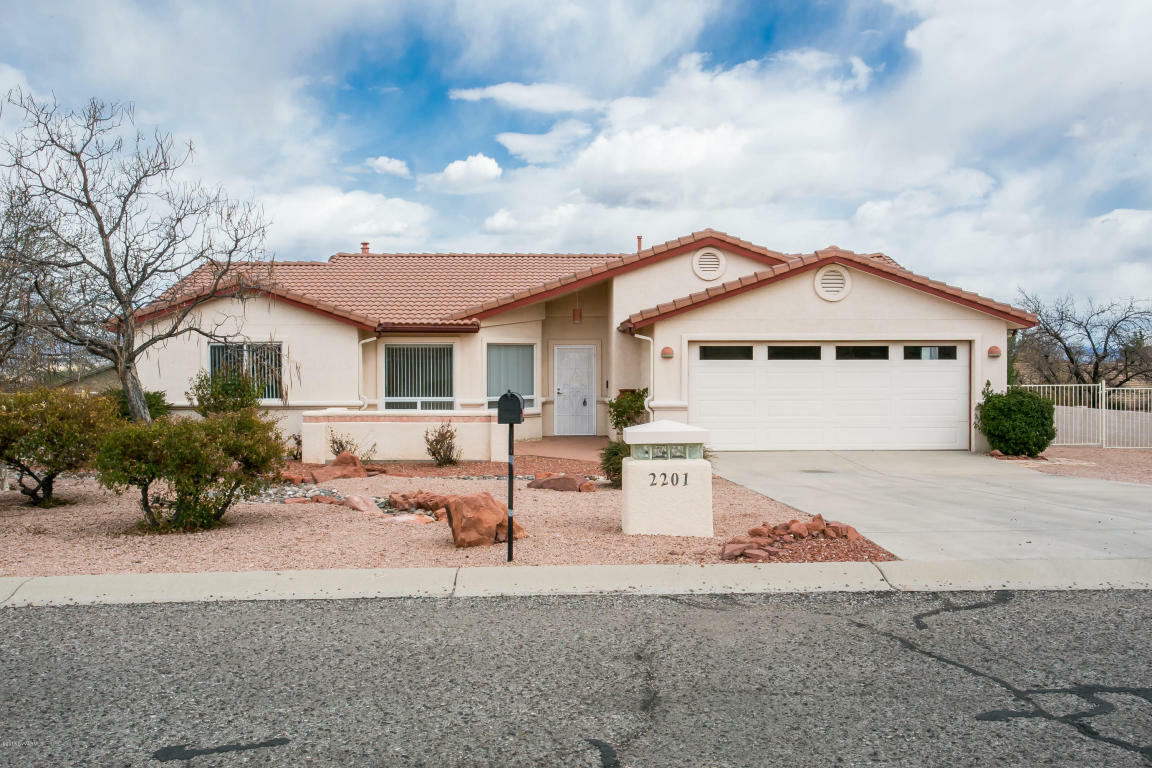 Property Photo:  2201 Gerrysue Drive  AZ 86324 