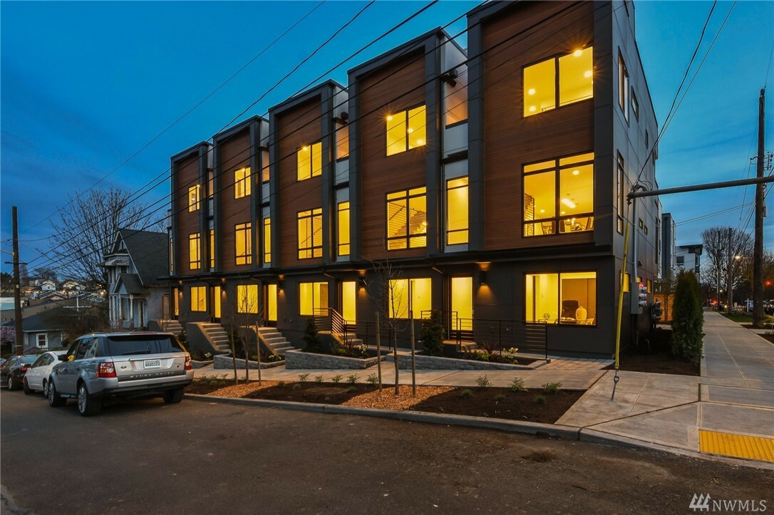 Property Photo: 2003 E Fir St WA 98122