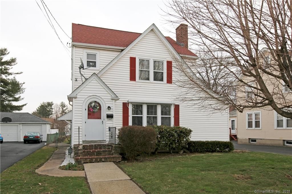 Property Photo:  44 Cambridge Street  CT 06110 