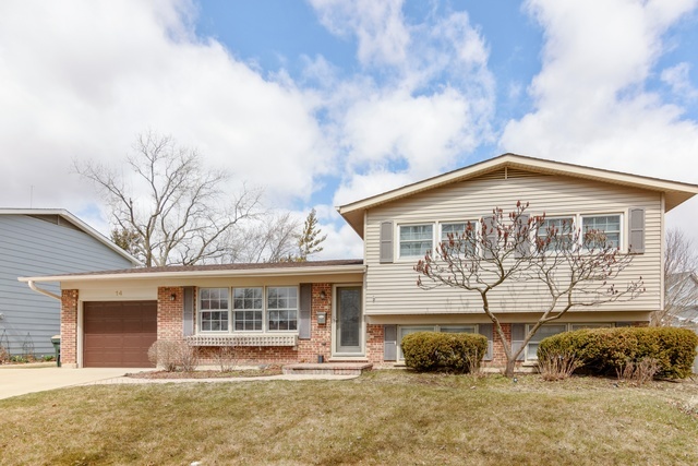 Property Photo:  14 Suffield Drive  IL 60004 