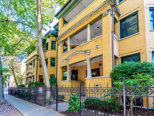 Property Photo: 605 Fullerton Parkway 1 IL 60614