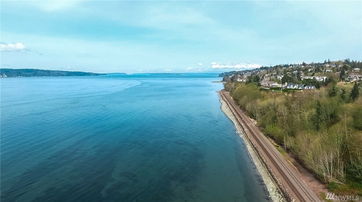 Property Photo: 6731 Waterton Cir WA 98275