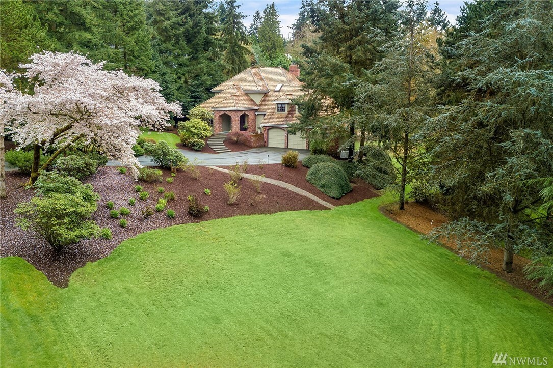 Property Photo:  11817 NE 41st Lane  WA 98033 