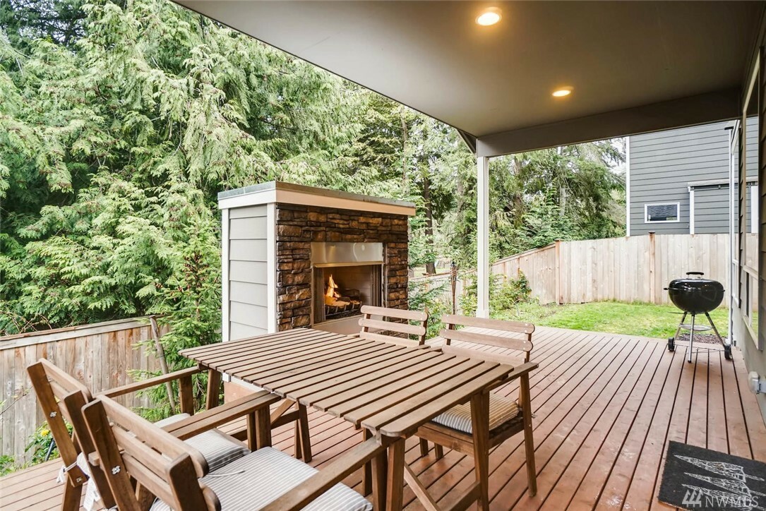 Property Photo:  14027 50th Place W  WA 98026 