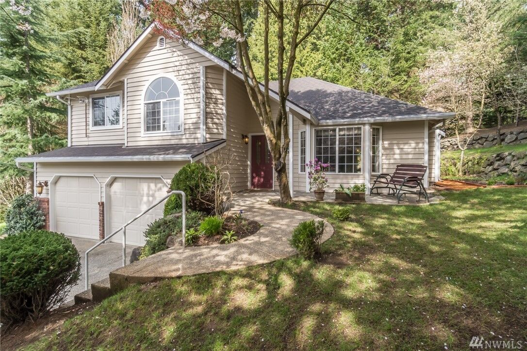 Property Photo:  4028 NE 196th Ct  WA 98155 