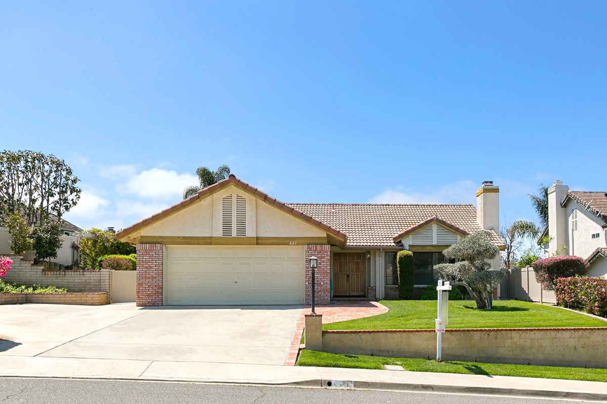 Property Photo: 621 Shanas CA 92024