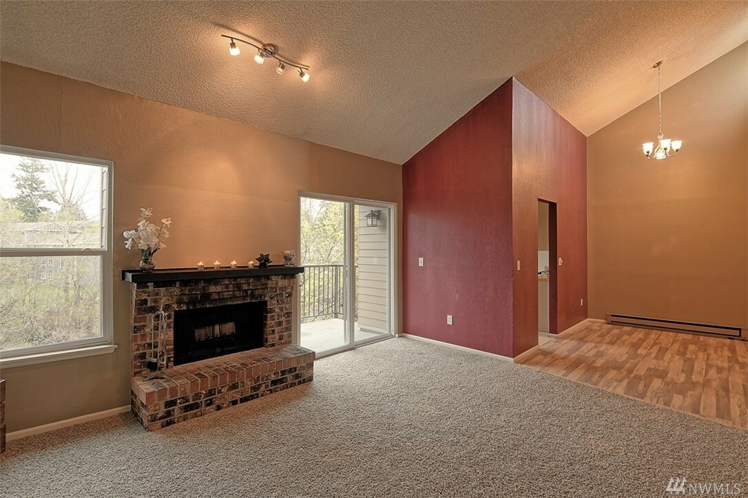 Property Photo: 820 Cady Rd J 303 WA 98203