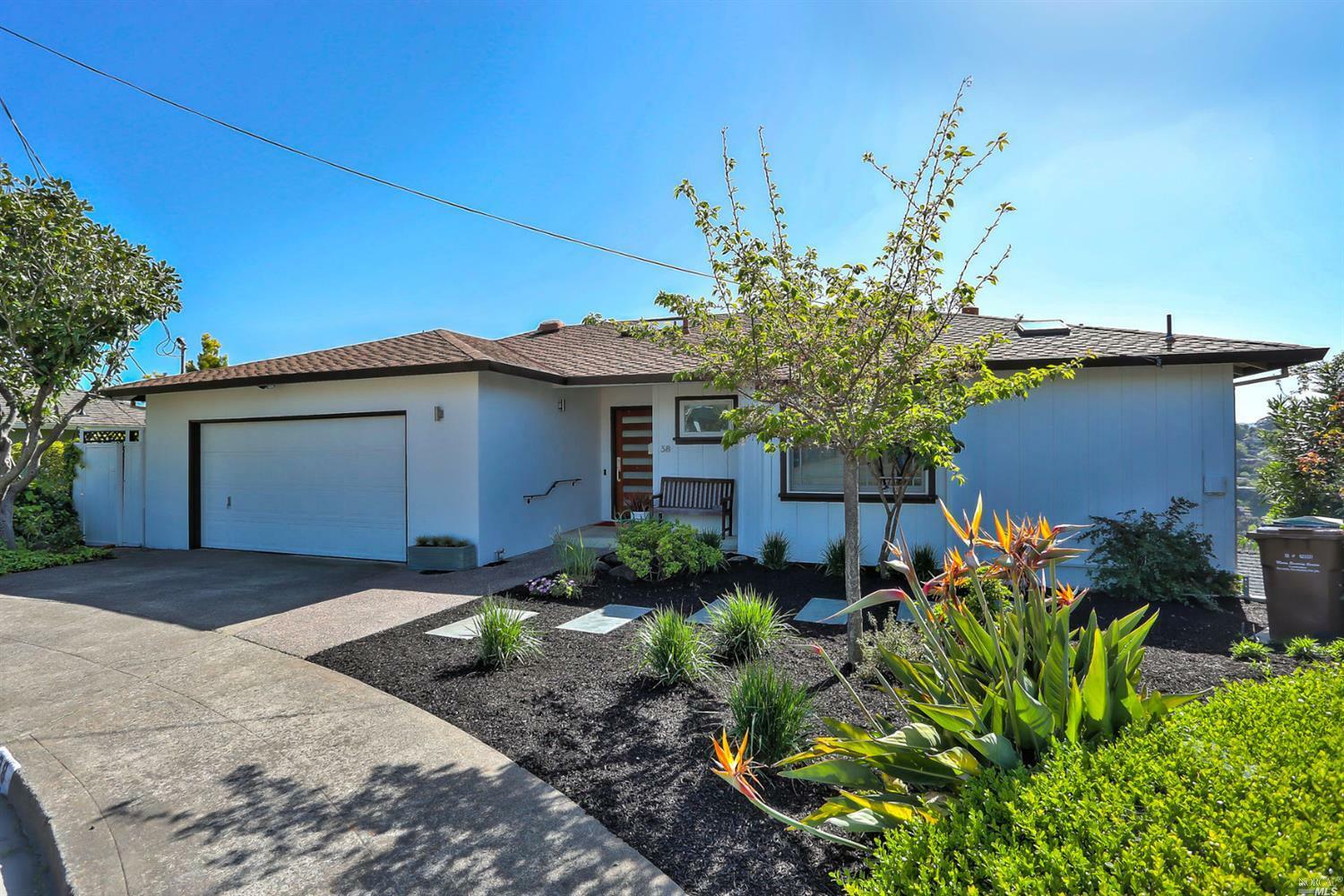 Property Photo:  38 Vistawood Way  CA 94901 