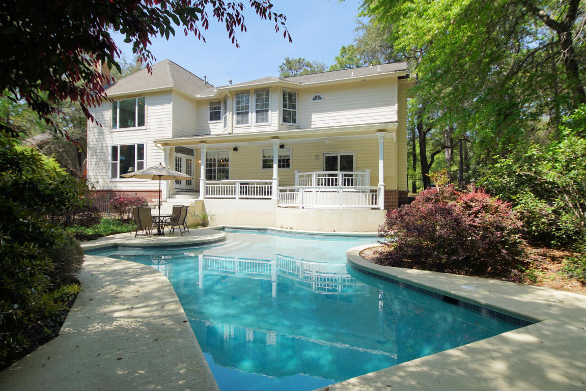 Property Photo: 2518 Edgewater Drive FL 32578