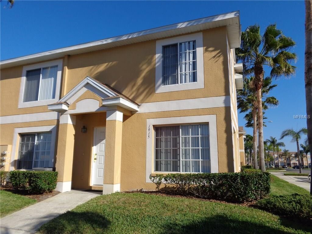 Property Photo: 1915 Fluorshire Drive FL 33511
