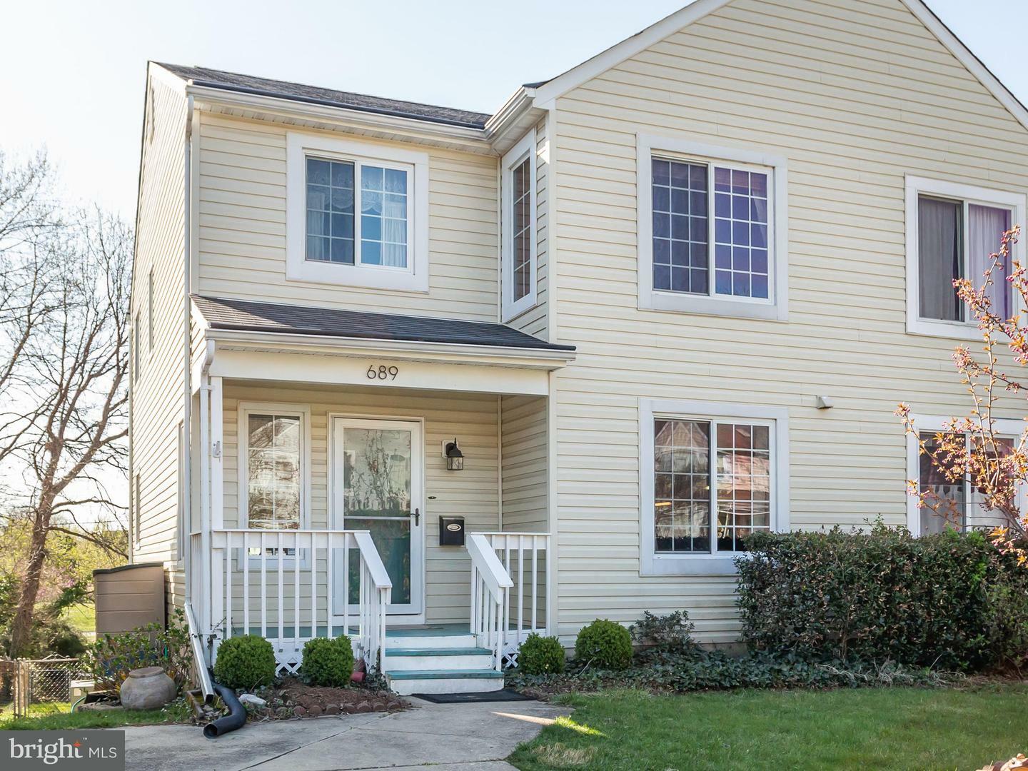 Property Photo:  689 Genessee Street  MD 21401 