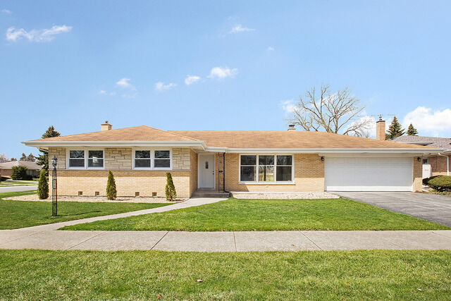 Property Photo: 16720 Dobson Avenue IL 60473