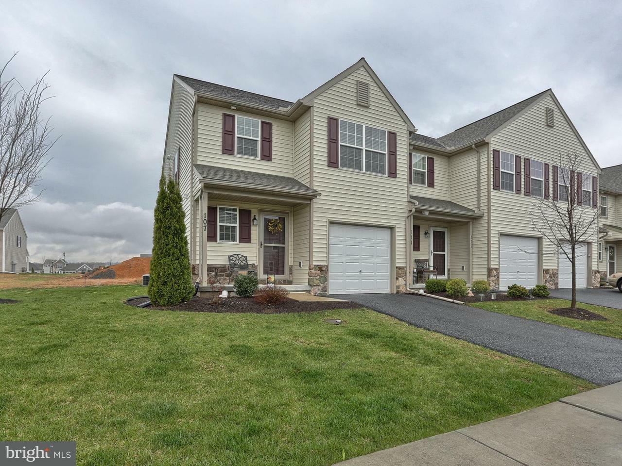 Property Photo: 107 N Village Circle PA 17078