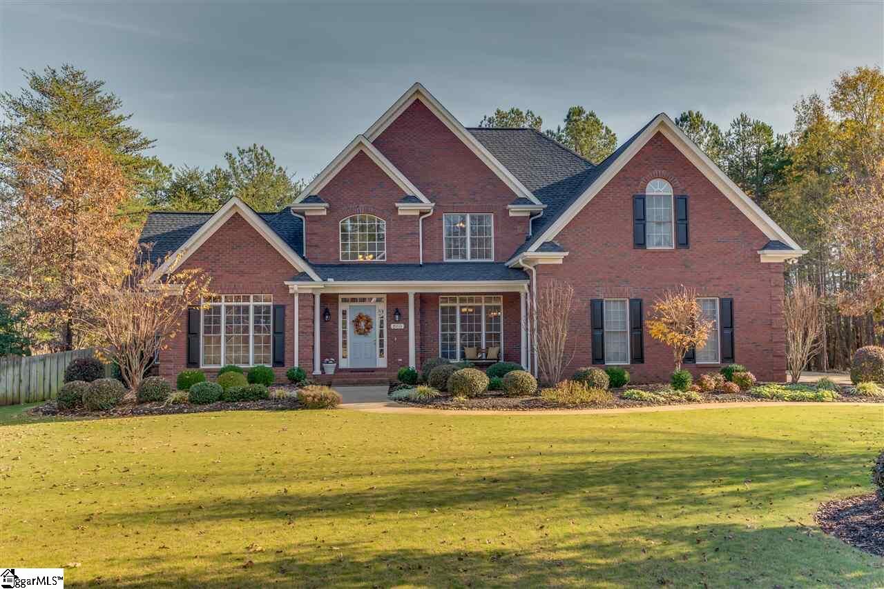Property Photo: 869 Oakcrest Road SC 29301
