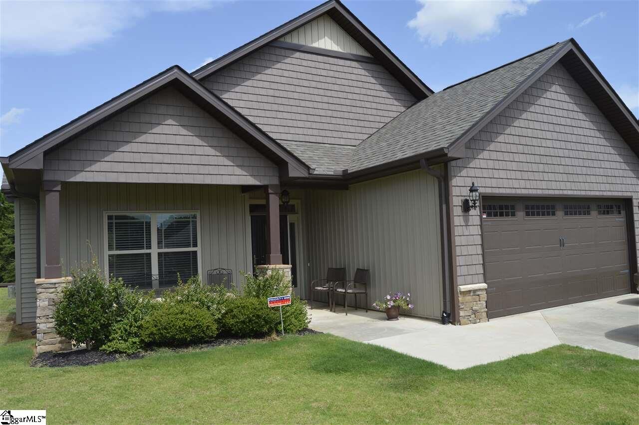 Property Photo: 112 Redbay Court SC 29640