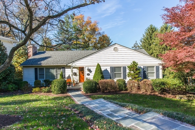 Property Photo:  3 Knob Hill Drive  NJ 07901 