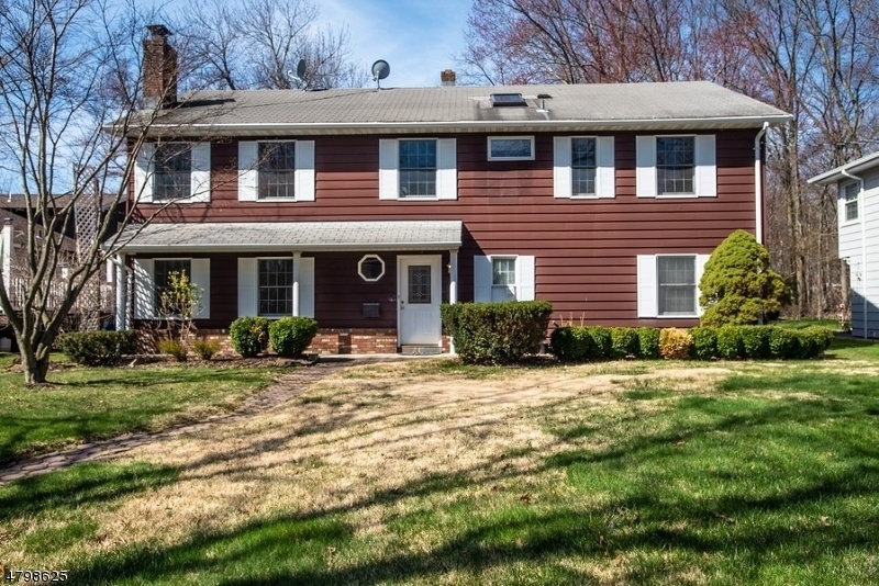 Property Photo:  17 Seneca Trl  NJ 07834 