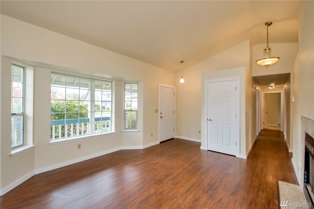 Property Photo: 920 8th Ave NW WA 98371