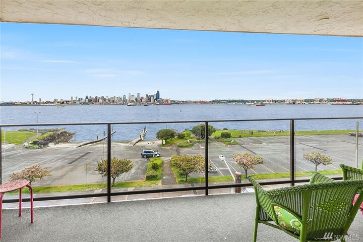 Property Photo:  1221 Harbor Ave SW 407  WA 98116 