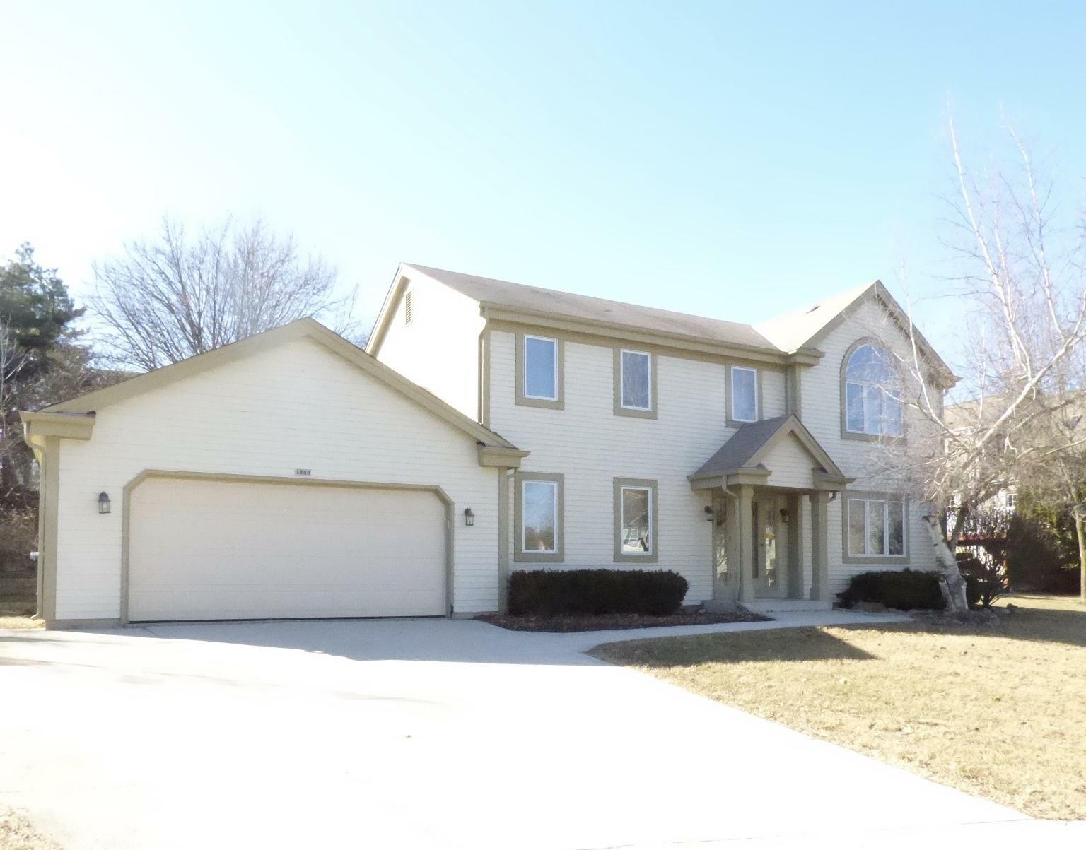 Property Photo:  1883 Arapaho Ct  WI 53024 