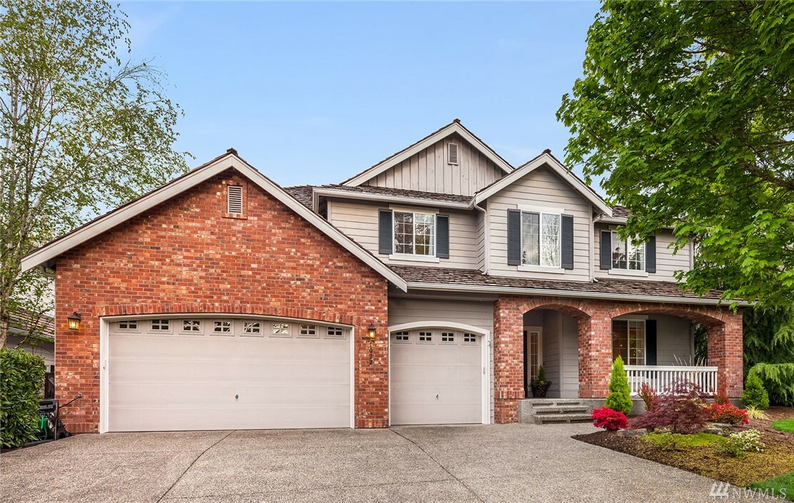 Property Photo: 1022 271st Ave SE WA 98075