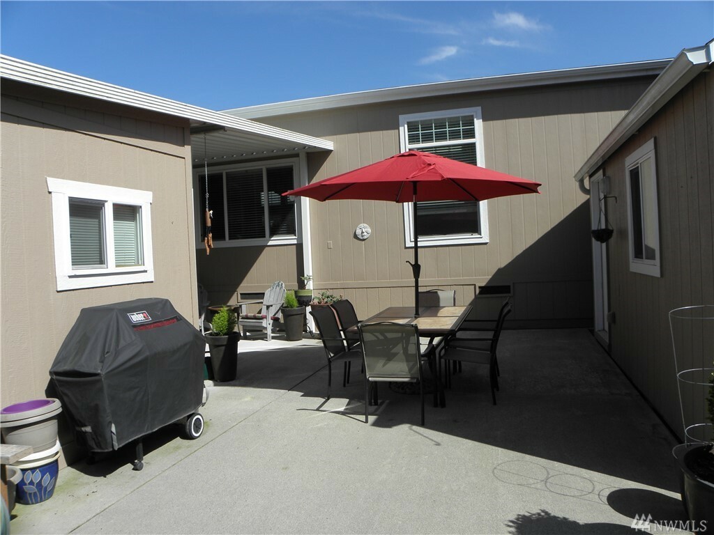 Property Photo: 14727 43rd Ave NE 118 WA 98271