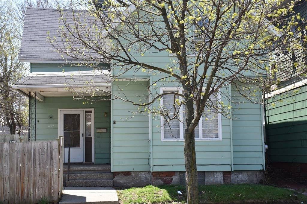 Property Photo:  618 Wallace Street  PA 16503 