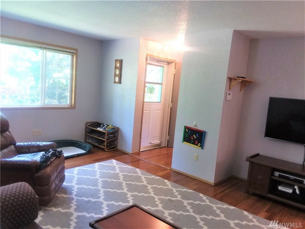 Property Photo: 71 E Agate Dr WA 98584