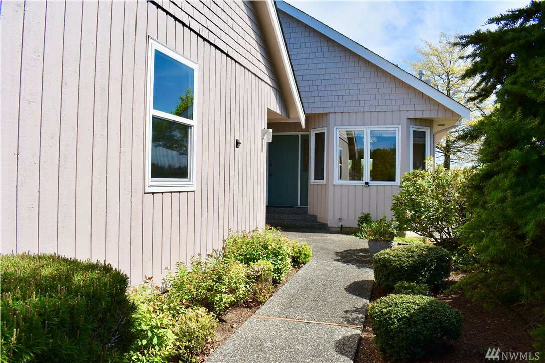 Property Photo:  1258 Northwind Cir  WA 98226 