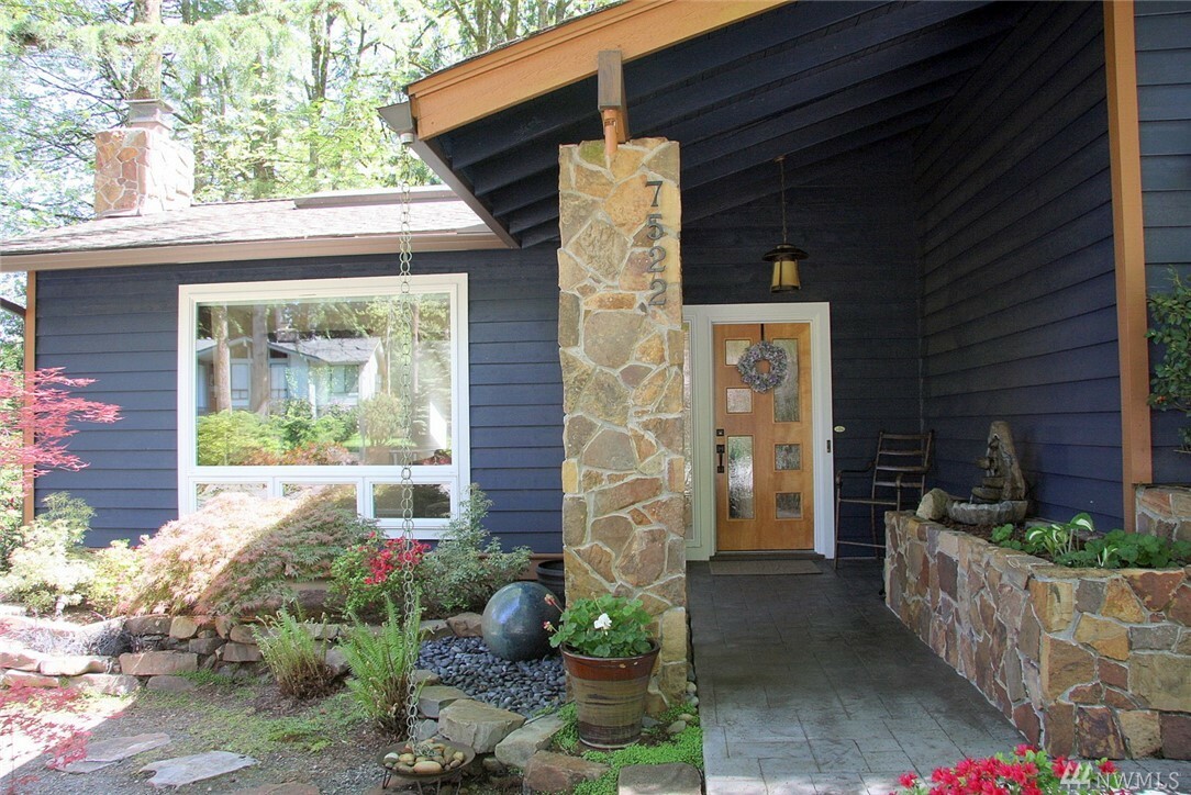 Property Photo:  7522 145th Ave NE  WA 98052 