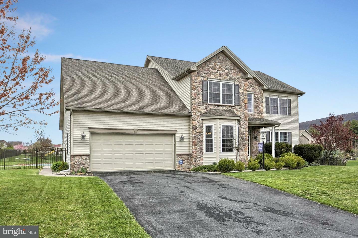 Property Photo:  2310 Longwood Lane  PA 17025 