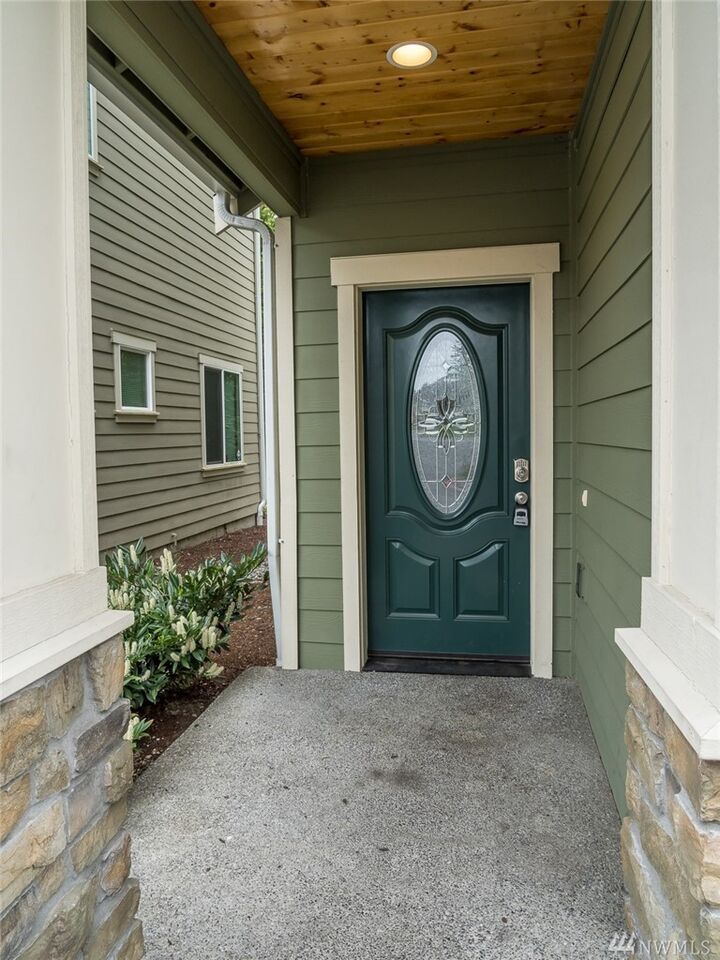 Property Photo: 9905 1st Place W 7 WA 98204