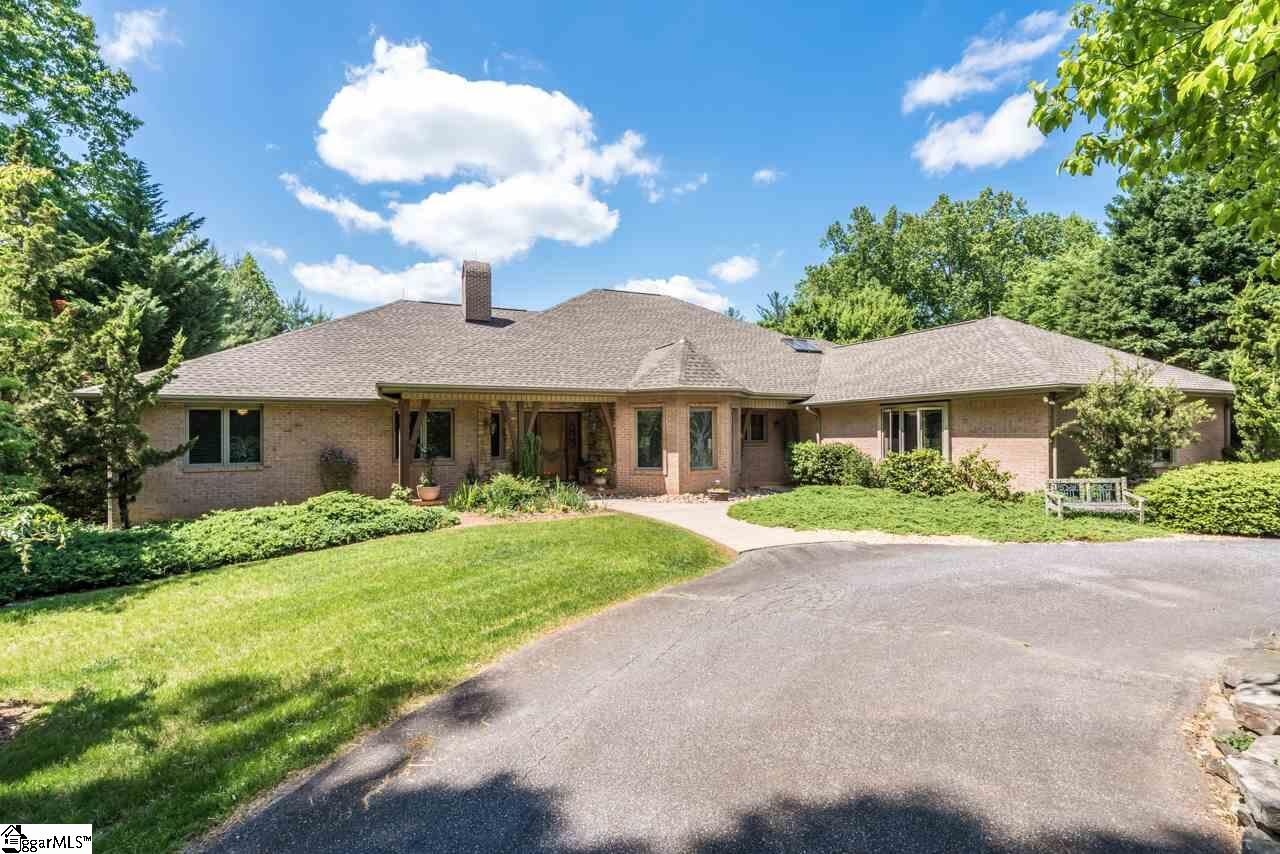 Property Photo: 20 Foxwood Drive NC 28782