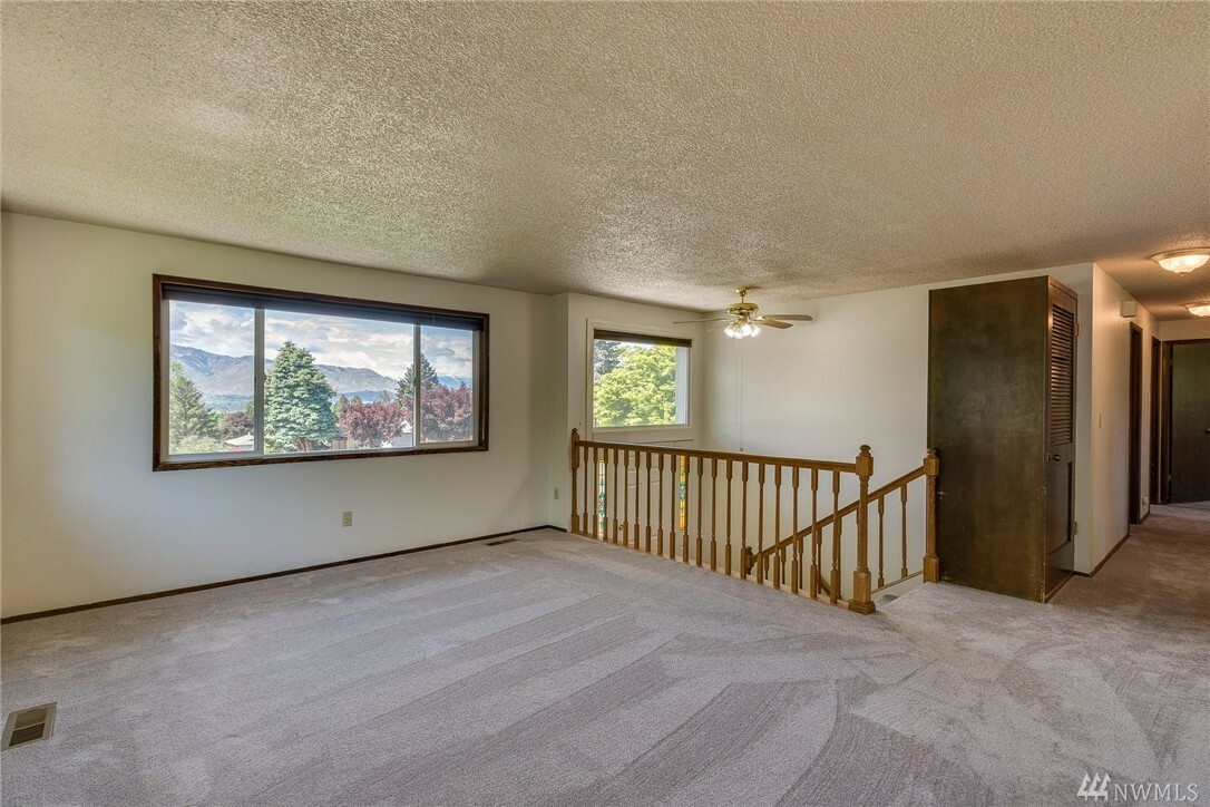 Property Photo: 1738 NE 7th St WA 98802