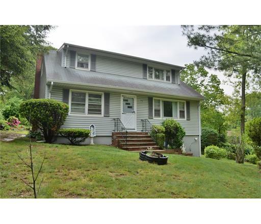 Property Photo:  46 Wood Avenue  NJ 08830 