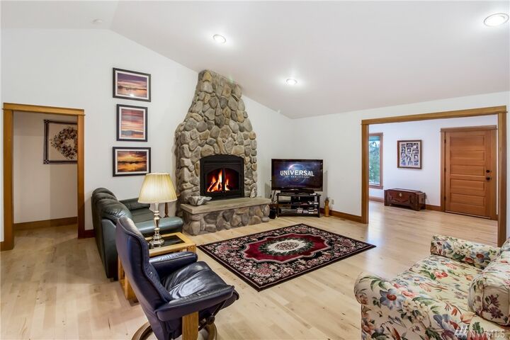 Property Photo:  823 Sunday Dr  WA 98250 