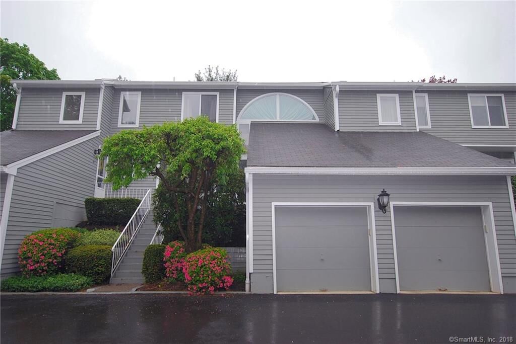 Property Photo: 105 Glen Side 105 CT 06897