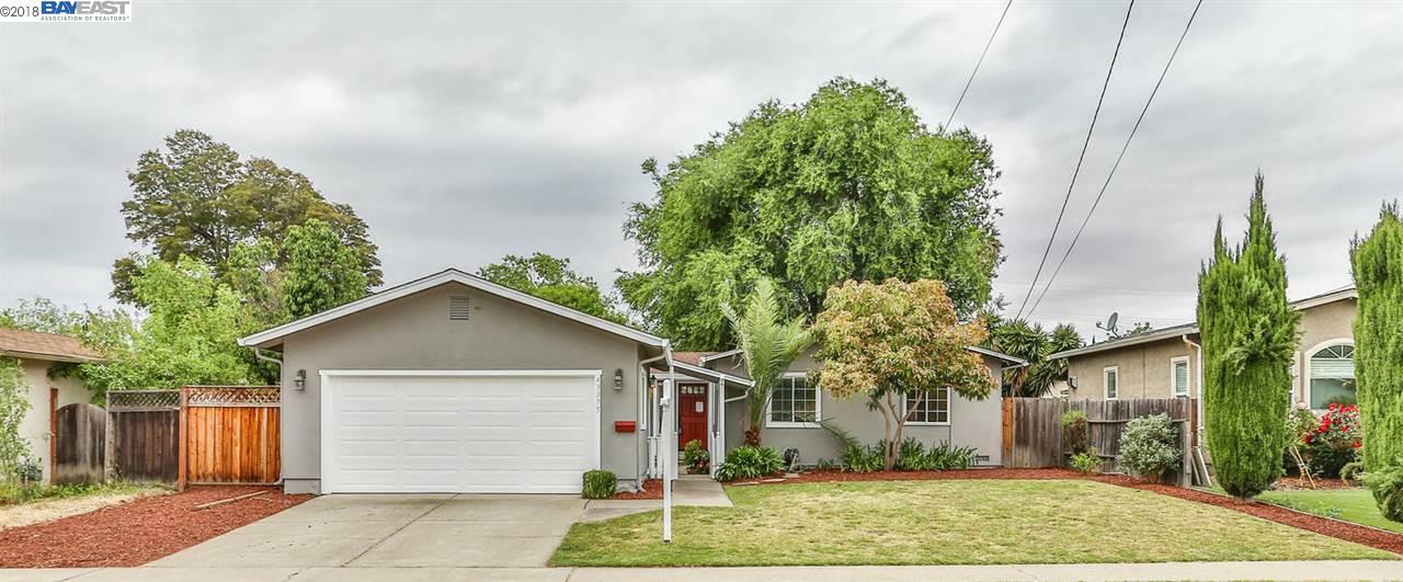 Property Photo:  43375 Lindenwood St  CA 94538 