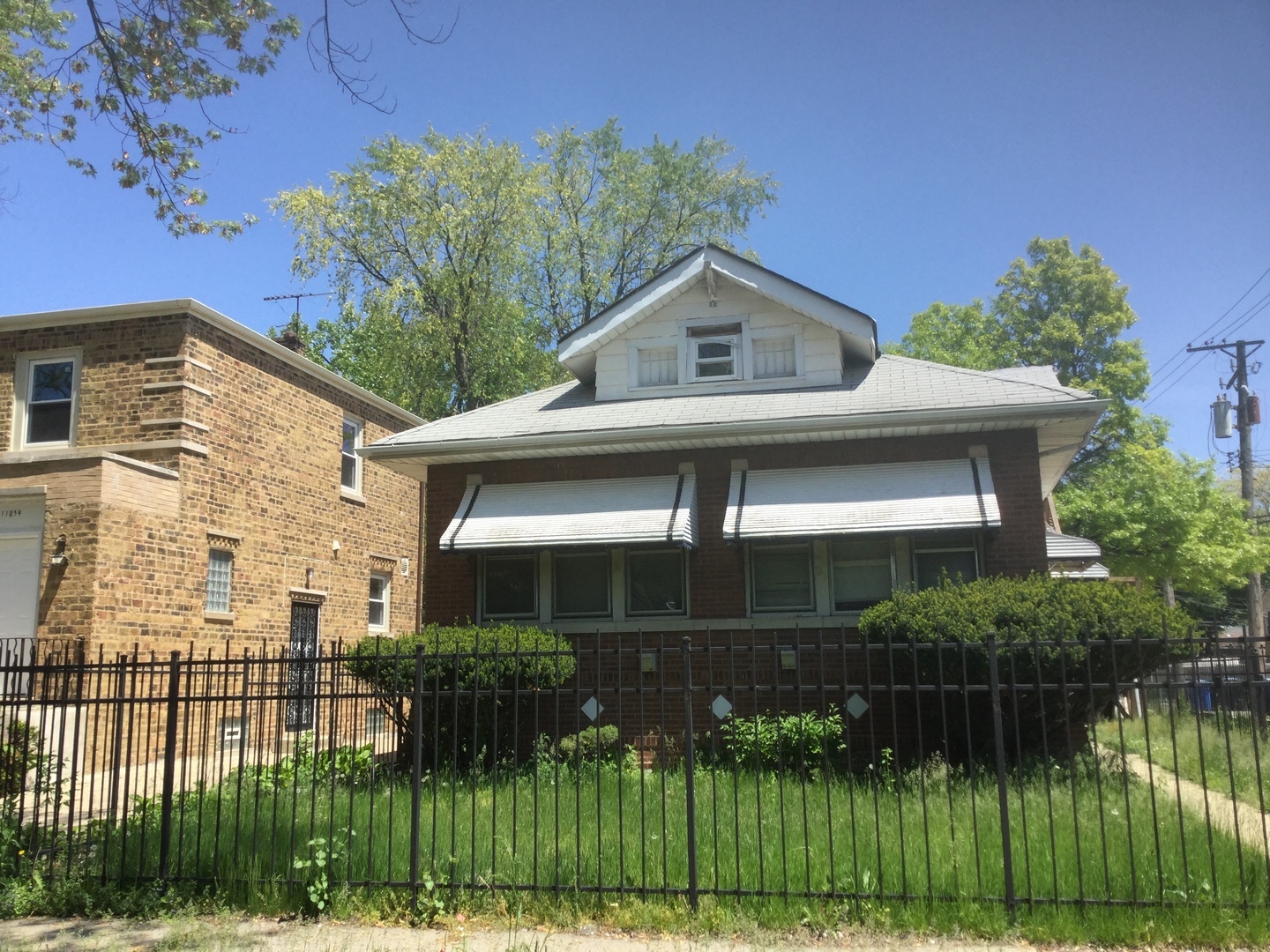 Property Photo: 11041 Emerald Avenue IL 60628