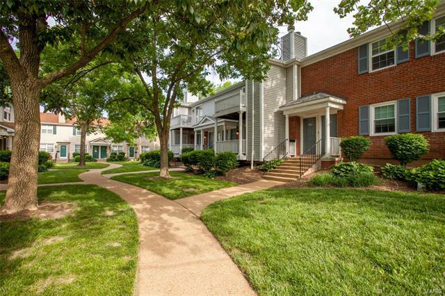 Property Photo: 1429 Thrush Place 63144