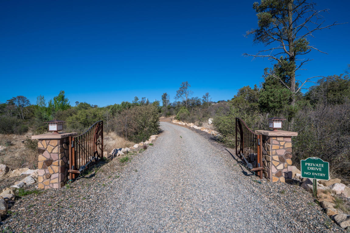 Property Photo: 955 Estrella Court AZ 86305