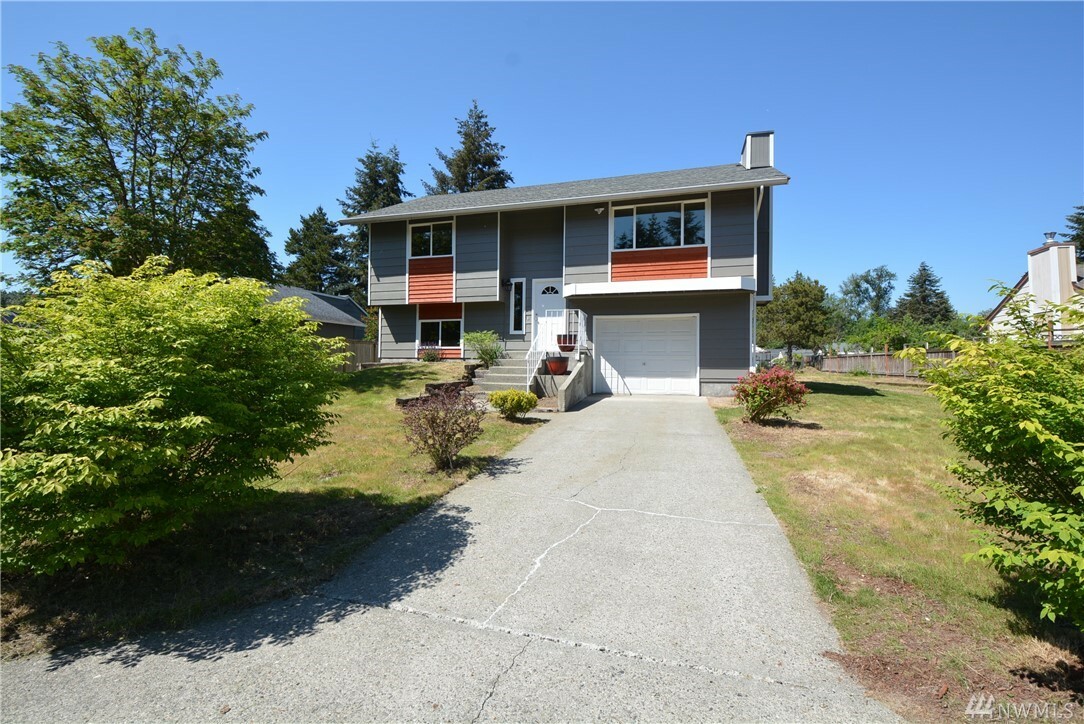 Property Photo:  5715 142nd Place NE  WA 98271 