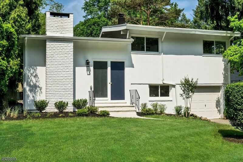 Property Photo:  3 Shasta Pass  NJ 07023 